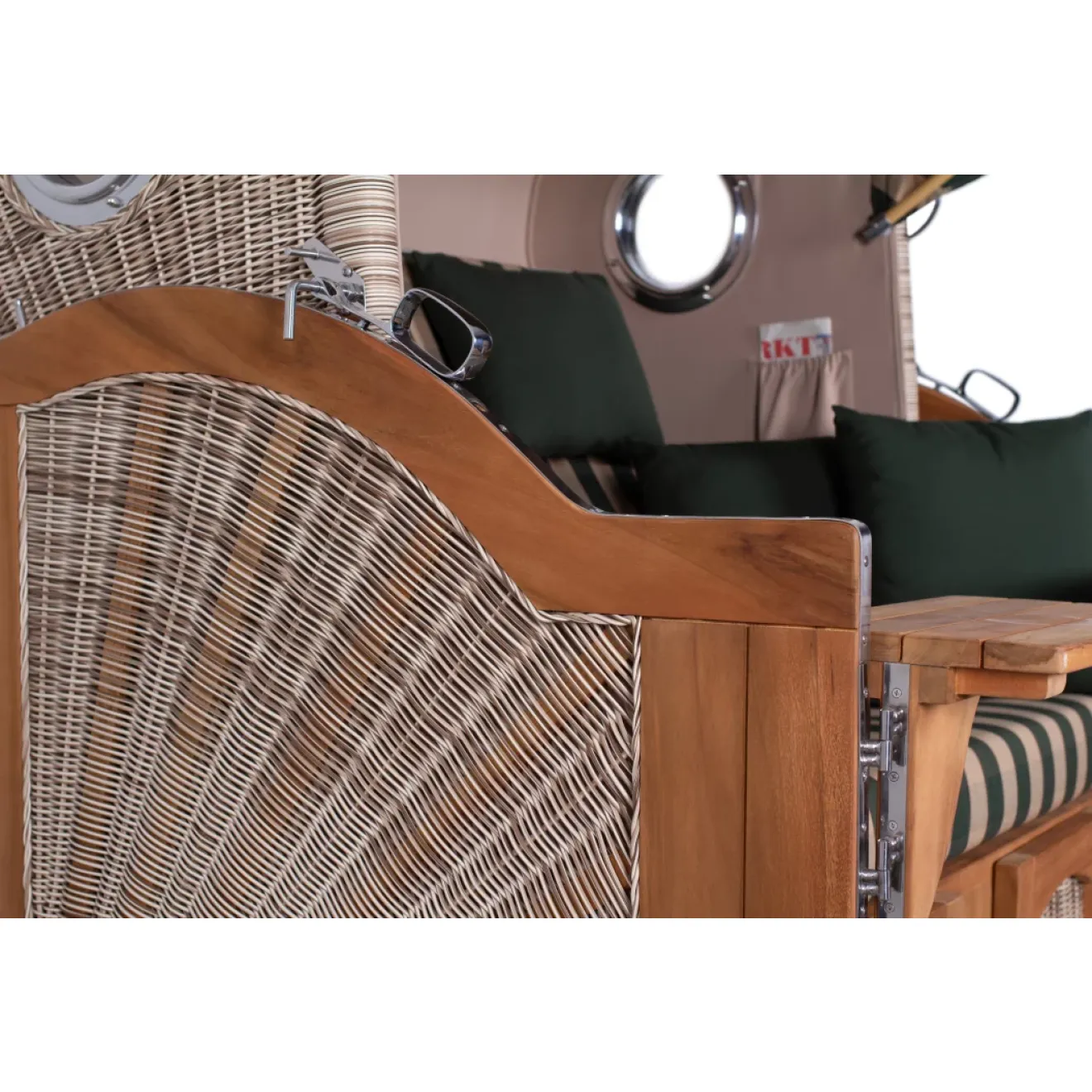 2.5-SITZER TEAK STRANDKORB DANGAST MIT BULLAUGEN SHELL DESIGN 506
