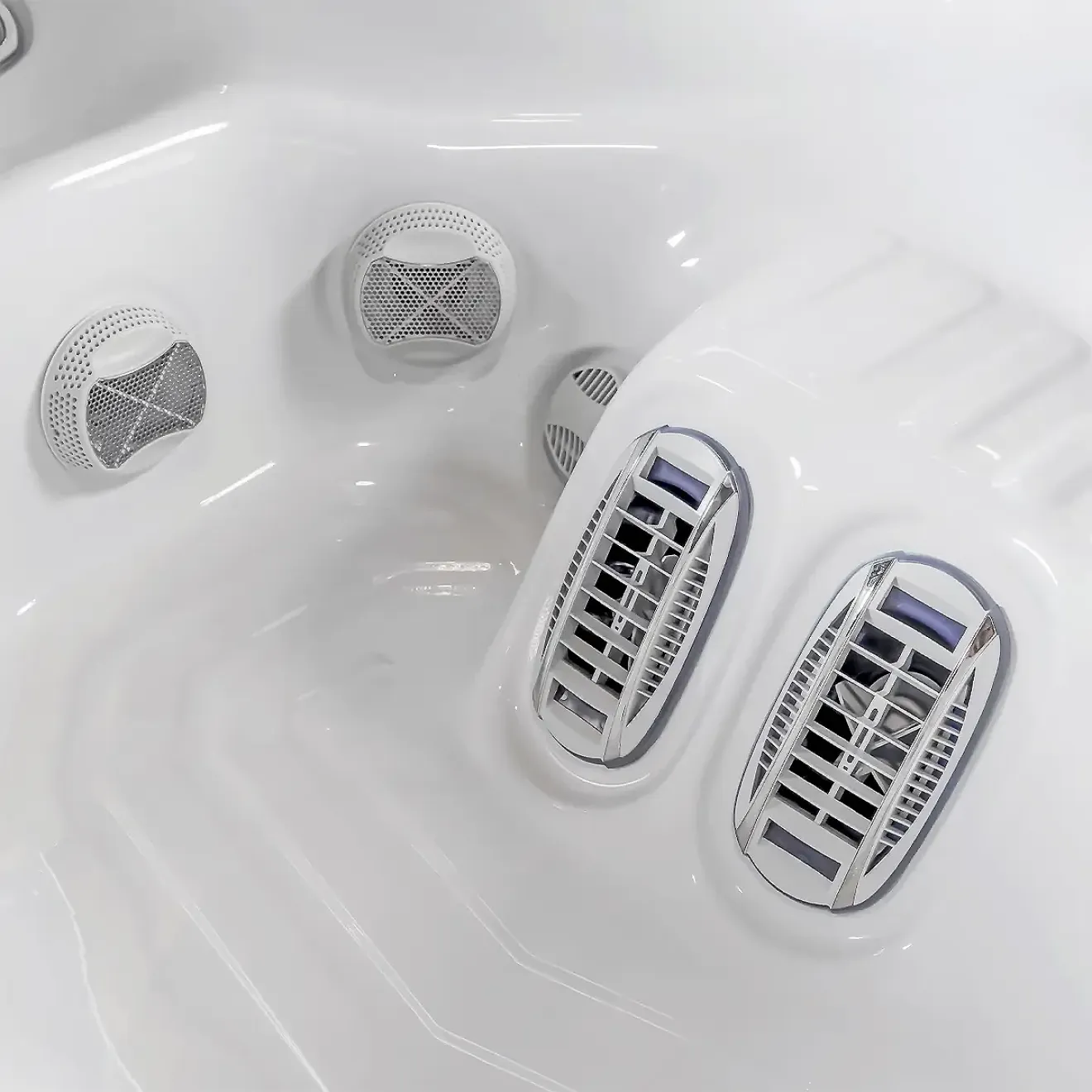 Wellis Whirlpool Kilimanjaro Deluxe Life aus der Life Line Serie - 5 Sitze 2 Liegen