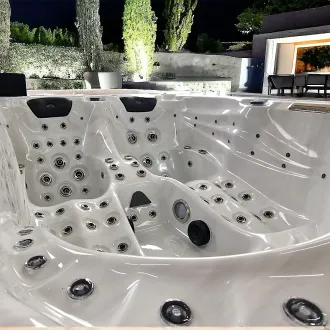 Whirlpool Zürich mit Gecko Steuerung